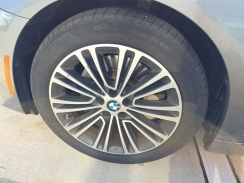 Used 2019 BMW 540i w/ Executive Package RWD image 10