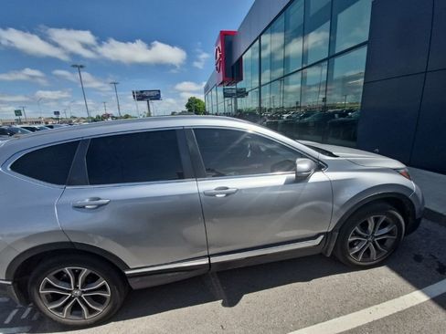 Used 2022 Honda CR-V Touring image 4