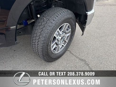 Used 2025 Ford F250 Lariat w/ FX4 Off-Road Package image 10