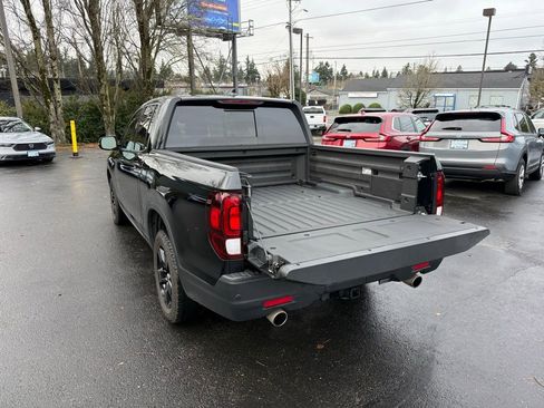 Certified 2025 Honda Ridgeline Black Edition image 9