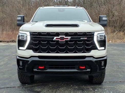 New 2026 Chevrolet Silverado 2500 ZR2 image 9