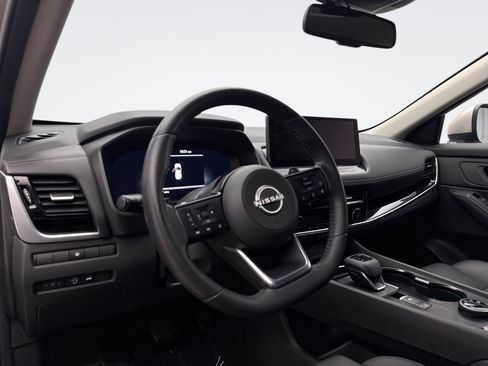 Used 2024 Nissan Rogue SL image 10