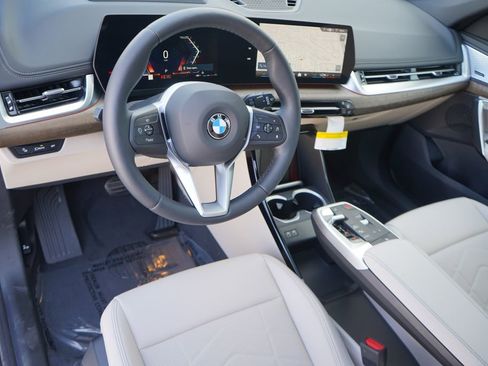 Used 2025 BMW X1 xDrive28i w/ Premium Package image 13