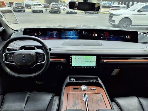 New 2026 Lincoln Navigator L Black Label AWD/4WD image 10