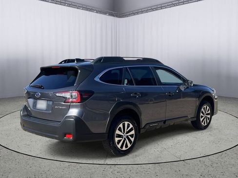Used 2025 Subaru Outback Premium AWD/4WD image 9