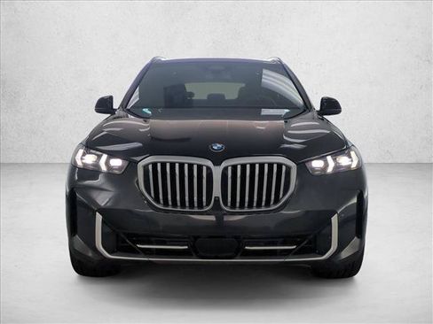Used 2024 BMW X5 xDrive40i w/ Parking Assistance Package AWD/4WD image 2