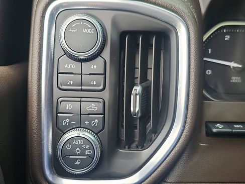 Used 2021 GMC Sierra 2500 Denali w/ Denali Ultimate Package AWD/4WD image 13