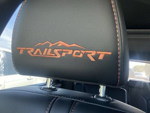 Used 2025 Honda Pilot TrailSport image 27