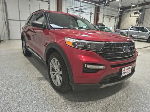 Used 2020 Ford Explorer XLT w/ Equipment Group 202A AWD/4WD image 4