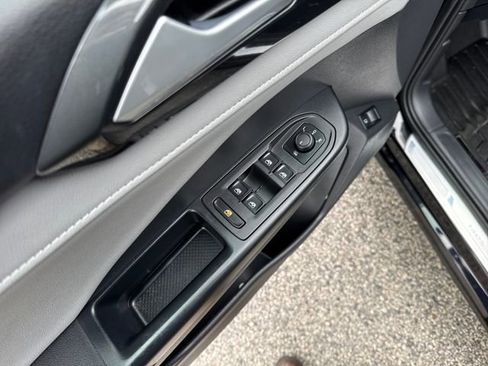 Certified 2023 Volkswagen Taos SEL image 12