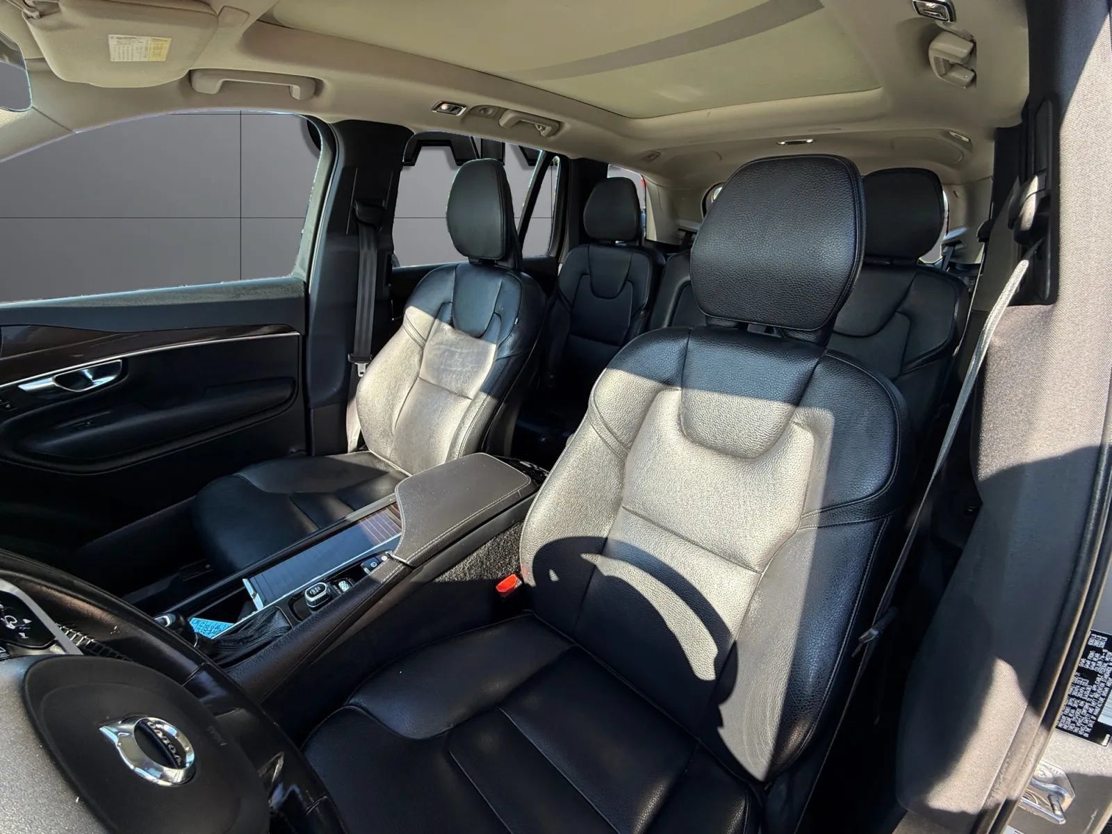 Used 2019 Volvo XC90 T5 Momentum AWD/4WD image 17