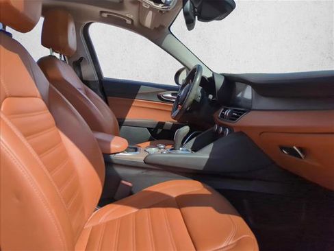 Used 2020 Alfa Romeo Giulia Ti w/ Quick Order Package 22X Lusso image 27