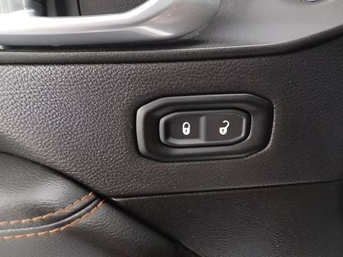 Used 2023 Jeep Gladiator Mojave w/ LED Lighting Group AWD/4WD image 16