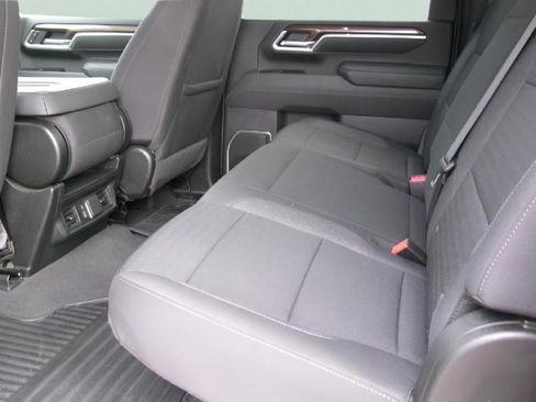 Used 2025 Chevrolet Silverado 2500 LT w/ Convenience Package AWD/4WD image 9