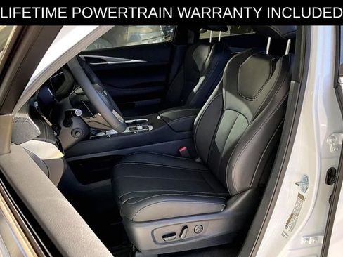 Certified 2025 INFINITI QX60 Luxe w/ Black Edition image 6