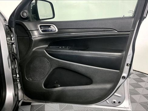 Used 2018 Jeep Grand Cherokee Limited AWD/4WD image 24