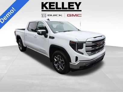 New 2025 GMC Sierra 1500 SLE w/ Preferred Package