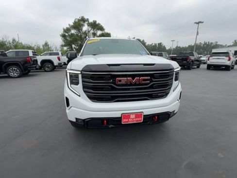 Used 2025 GMC Sierra 1500 AT4 w/ AT4 Premium Package AWD/4WD image 3