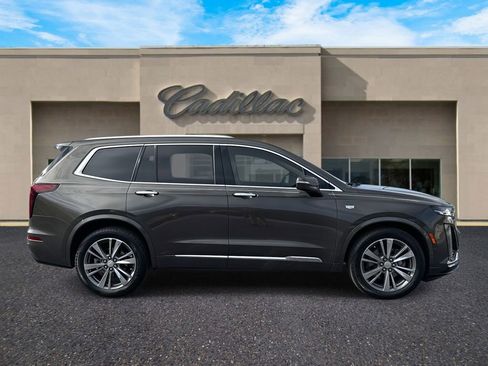 Used 2020 Cadillac XT6 Premium Luxury image 2