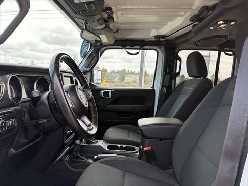 Used 2021 Jeep Gladiator Overland w/ Trailer Tow Package image 22