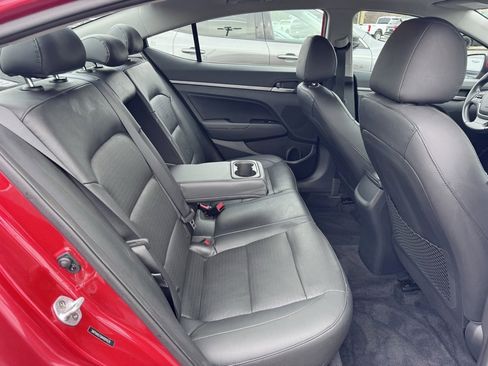 Used 2017 Hyundai Elantra Limited w/ Limited Tech Package 04 image 32