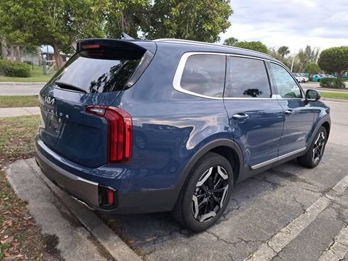 Used 2025 Kia Telluride S image 4