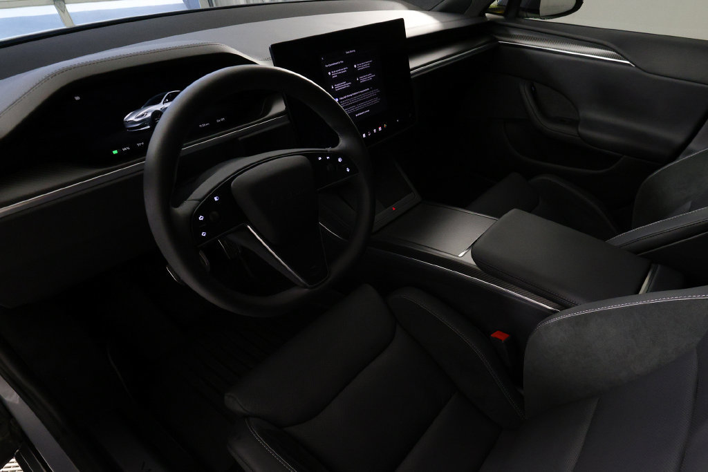 Used 2025 Tesla Model S Plaid AWD/4WD image 17