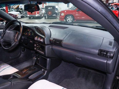 Used 1993 Chevrolet Camaro Z28 image 30