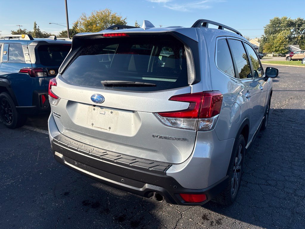 Used 2023 Subaru Forester Limited AWD/4WD image 3