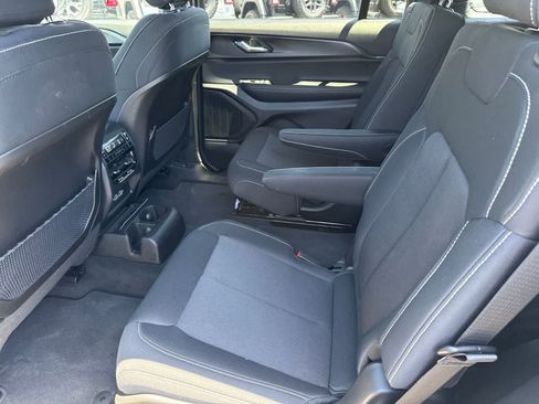 Used 2025 Jeep Grand Cherokee L Laredo RWD image 23