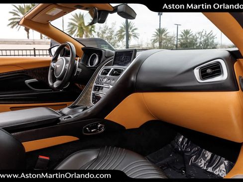Used 2019 Aston Martin DB11 Volante image 58
