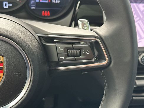Certified 2025 Porsche Macan AWD/4WD image 27