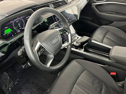 Used 2023 Audi e-tron Premium w/ Convenience Plus Package image 9