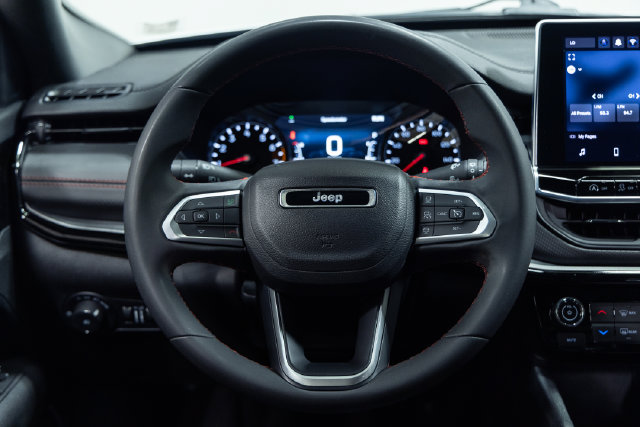 Used 2024 Jeep Compass Trailhawk AWD/4WD image 13