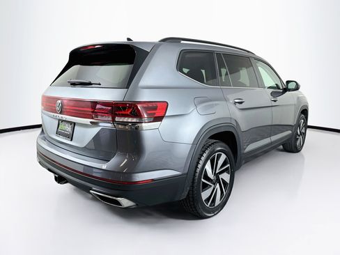 Used 2025 Volkswagen Atlas SE FWD image 9