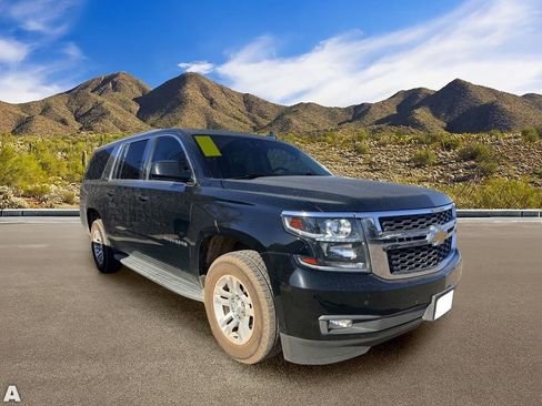 Used 2015 Chevrolet Suburban LT w/ Luxury Package AWD/4WD image 5