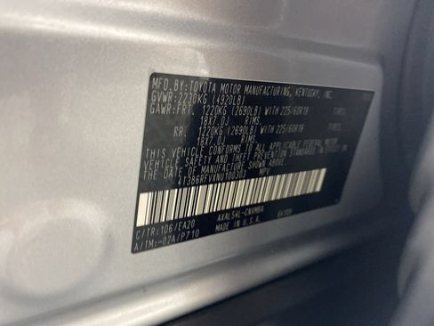 Used 2022 Toyota RAV4 XLE Premium AWD/4WD image 37