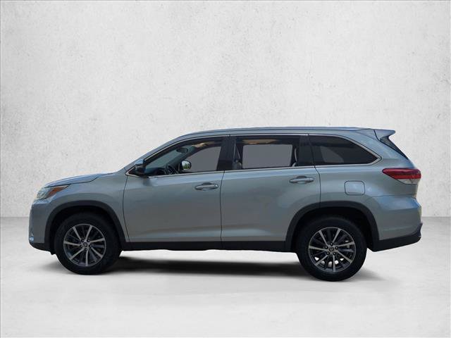 Used 2019 Toyota Highlander XLE FWD image 9