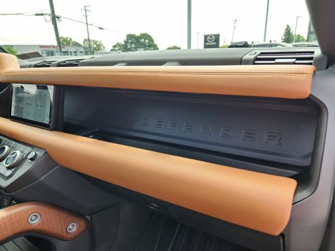 Used 2021 Land Rover Defender 110 X AWD/4WD image 17