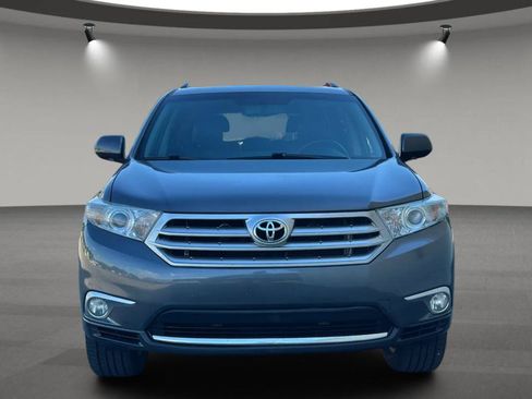 Used 2013 Toyota Highlander Limited FWD image 2