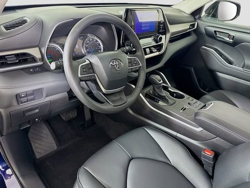 New 2026 Toyota Highlander XLE image 19