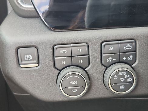 Certified 2025 Chevrolet Silverado 1500 High Country w/ Midnight Edition image 24