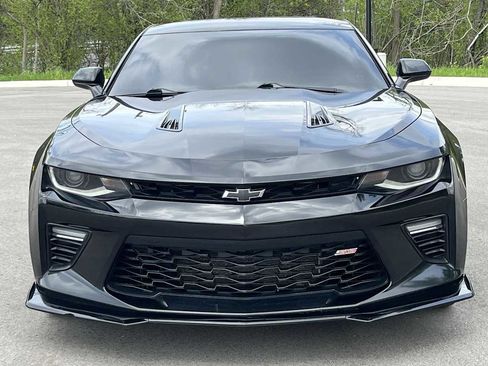 Used 2018 Chevrolet Camaro SS RWD image 3