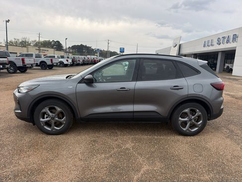 Used 2025 Ford Escape ST-Line image 2