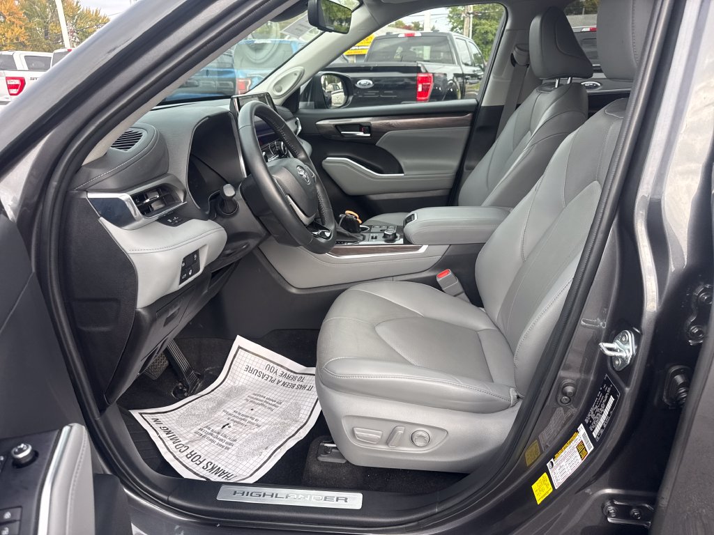Used 2023 Toyota Highlander Limited AWD/4WD image 26