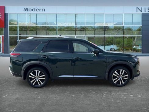 Certified 2024 Nissan Pathfinder Platinum w/ Cargo Package image 4