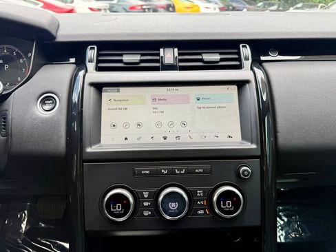Used 2018 Land Rover Discovery SE AWD/4WD image 25