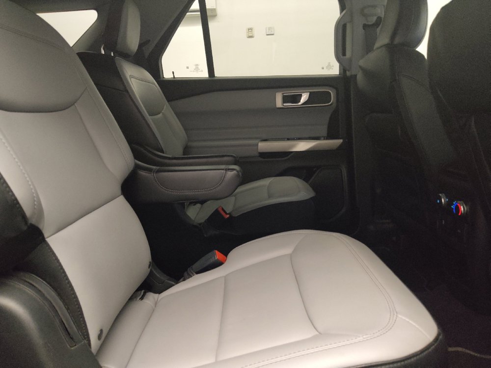 Used 2021 Ford Explorer XLT w/ Equipment Group 202A RWD image 19