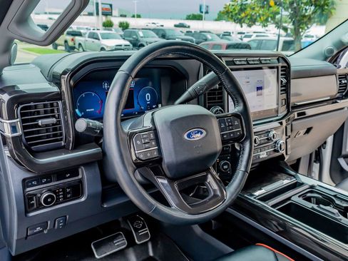 Used 2023 Ford F250 Lariat w/ Lariat Ultimate Package AWD/4WD image 16