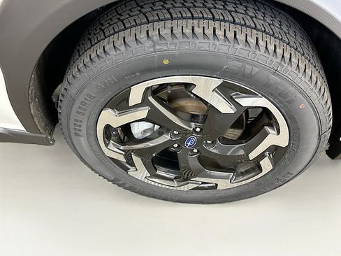 Used 2023 Subaru Crosstrek 2.5i Limited w/ Moonroof Package image 11